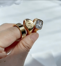 Andrei - Women’s Diamond Signet Ring
