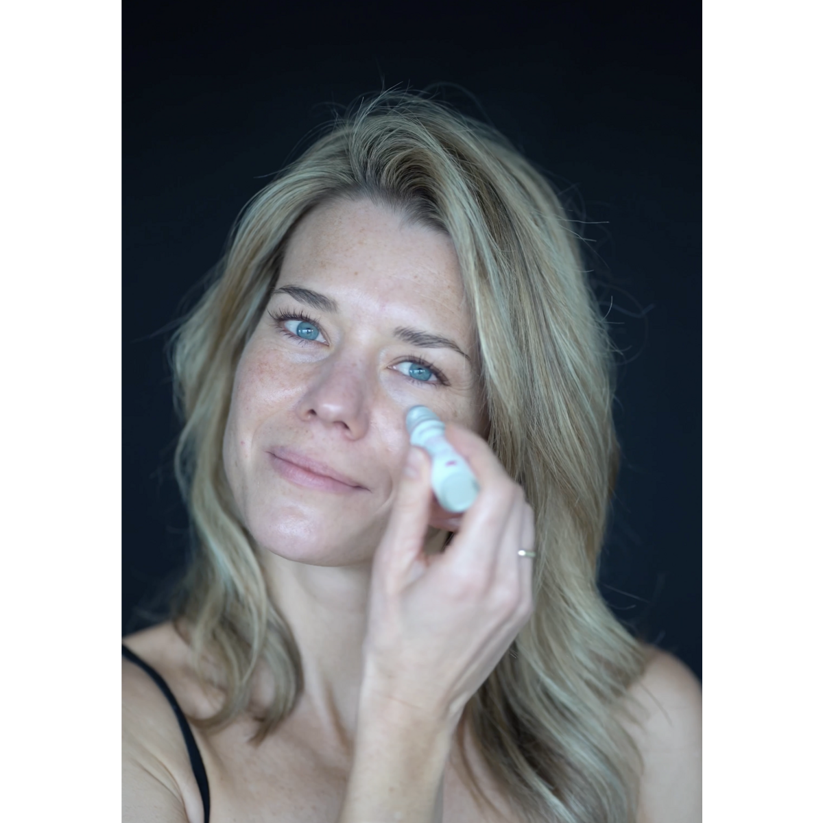 OLEJ ARGANOWY SERUM PIELĘGNACYJNE POD OCZY - ROLL-ON 10 ML