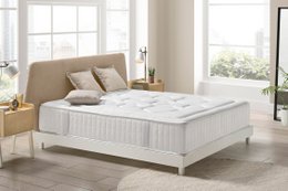 White viscoelastic mattress with thickness of 27 cm, available in various sizes from 80 x 190 cm to 180 x 200 cm, suitable for beds.