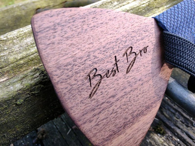 Mosca in legno "Cuore" Scuro
