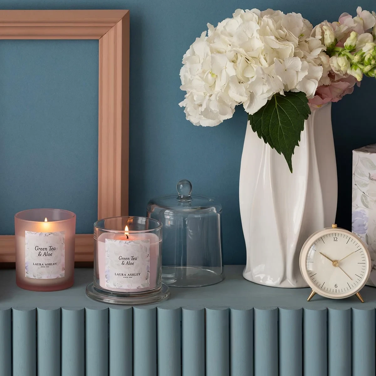 Duftlys Laura Ashley Grøn Te & Aloe i gaveæske - 200g