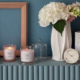 Candela profumata Laura Ashley Tè Verde e Aloe in confezione regalo - 200g