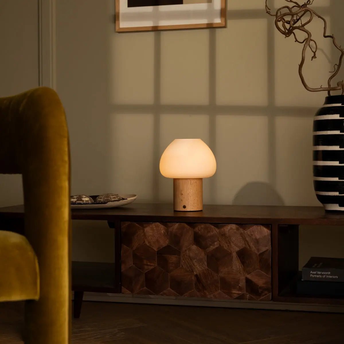 Fynn Hellbraune wiederaufladbare Holzlampe