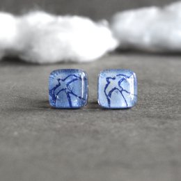 Orecchini uccello azzurro, argento sterling e vetro, gioielli artigianali unici