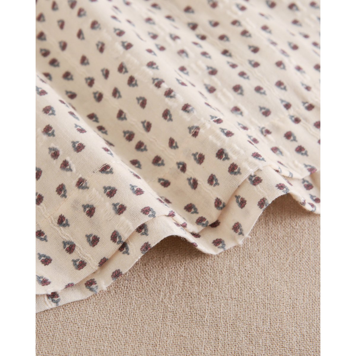 Meisjesblouse met ruches aan de halslijn en bloemenprint P74-11604101