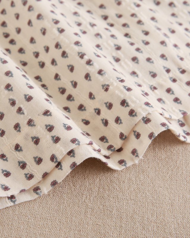 Pigebluse med flæseudskæring og blomsterprint P74-11604101