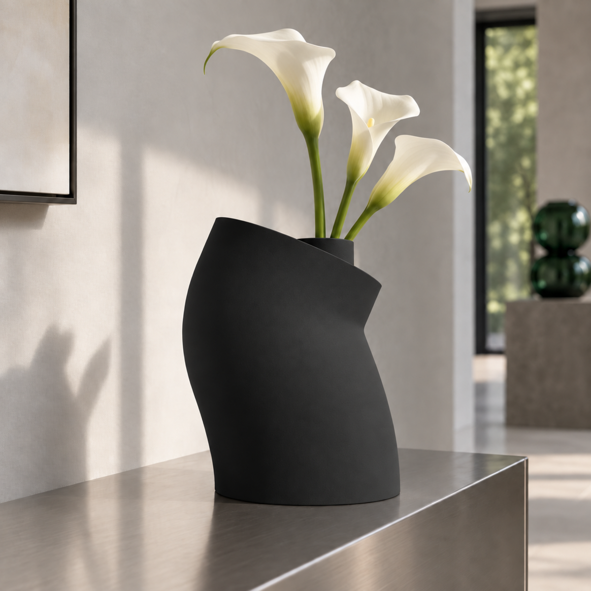 Curva Sculptural Vase