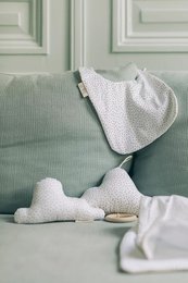 Bib white with black dot