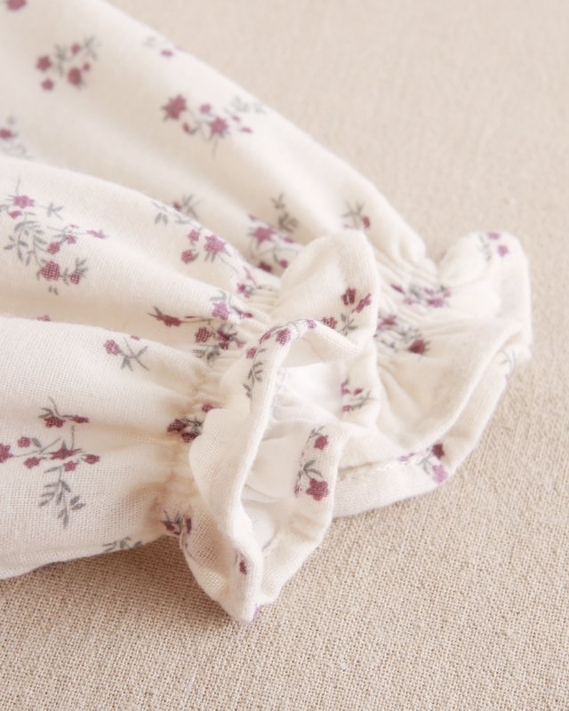 Rompertje met bloemenprint voor babymeisjes met pompondetail P72-11604042
