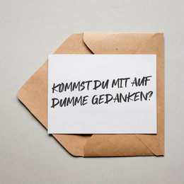 Postkort "Kommer du med dumme ideer?"