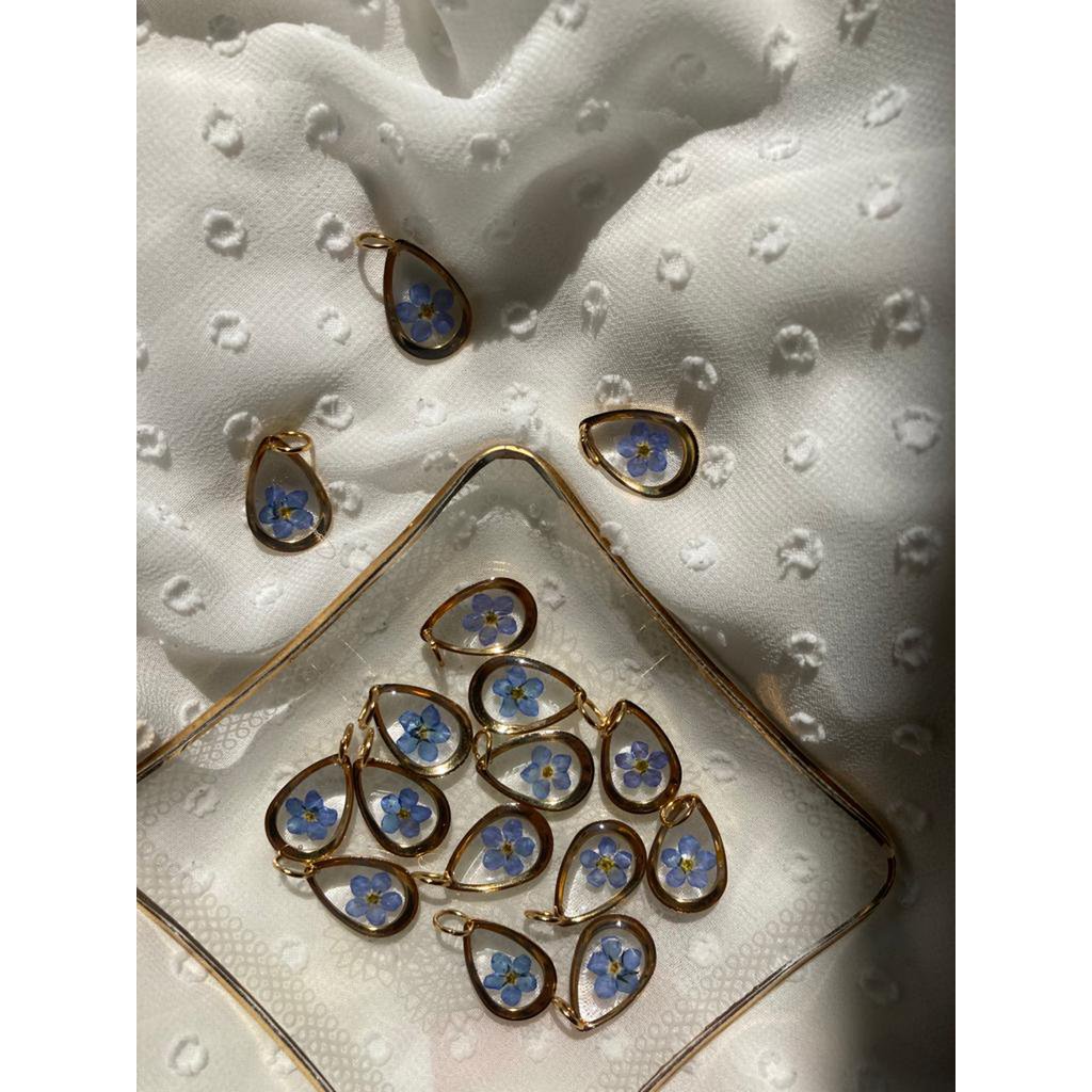 Resin/Stainless Steel Pendant gold or silver with Forget-me-nots (without necklace)