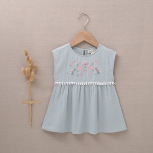 Groene meisjesblouse met geborduurde details F100-21211351
