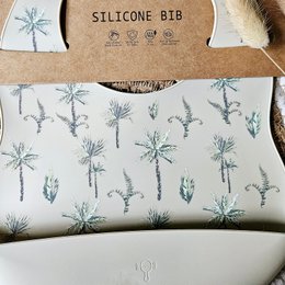 Silicone bib bee - jungle plant print