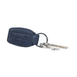 K10753PB | Sleutelhanger van echt volnerf leer, met lichte nerf. Avio-kleur. Ring van gepolijst nikkel. Totale afmetingen: 3,5 x 9 x 0,5 cm. Verpakking: stijve bodem/deksel geschenkdoos