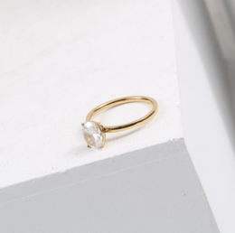 Tabby - Solitaire jubilæums ring i krystalguld