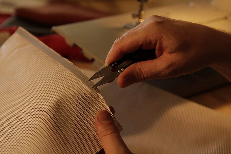 Les ciseaux de filetage et d'artisanat authentiques peuvent