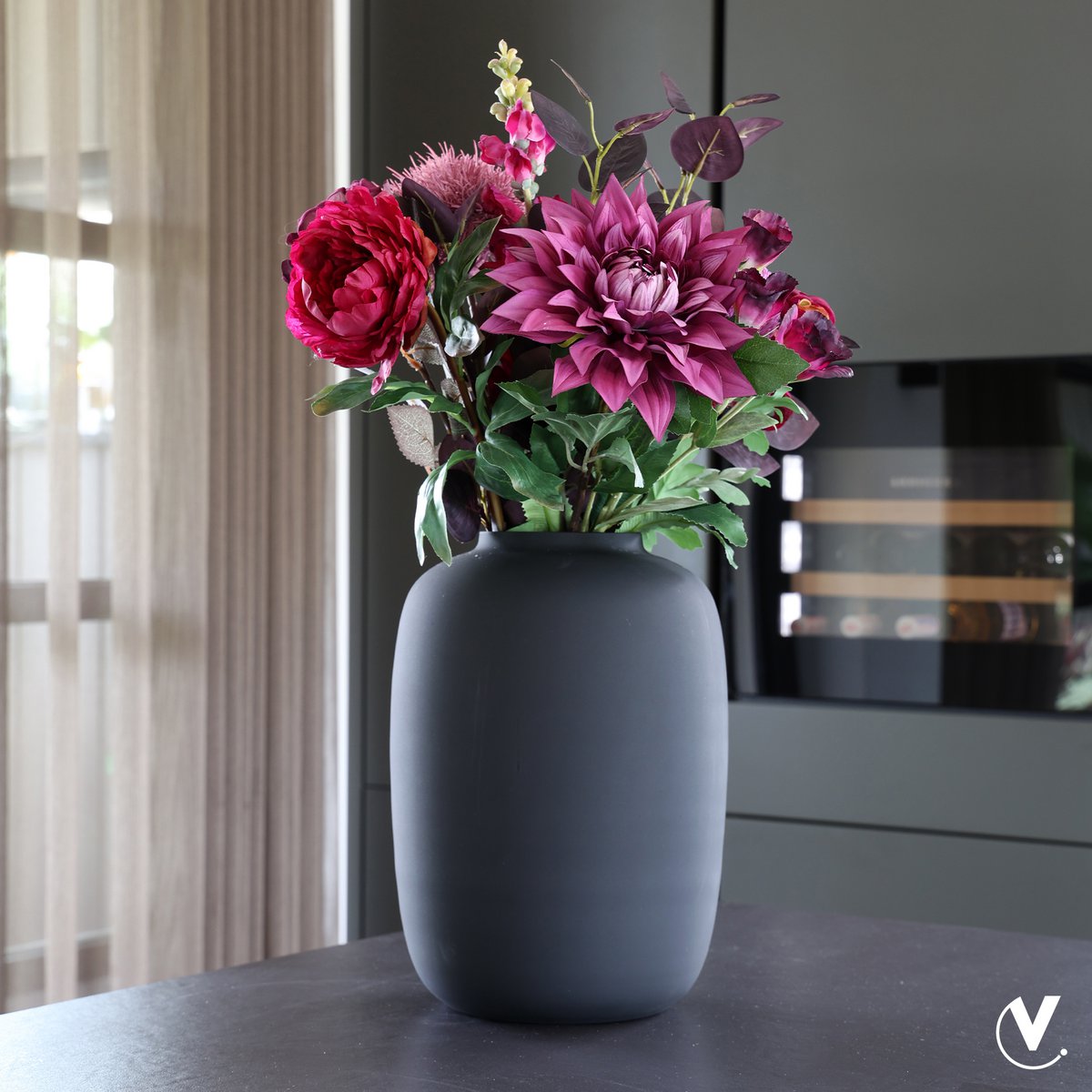 Vaas - Artic black