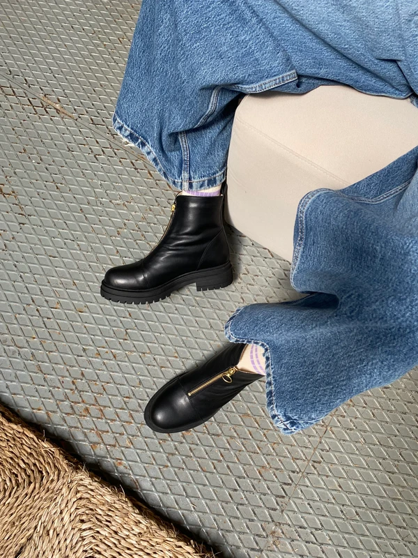Schwarze Lorna-Reißverschlussstiefel