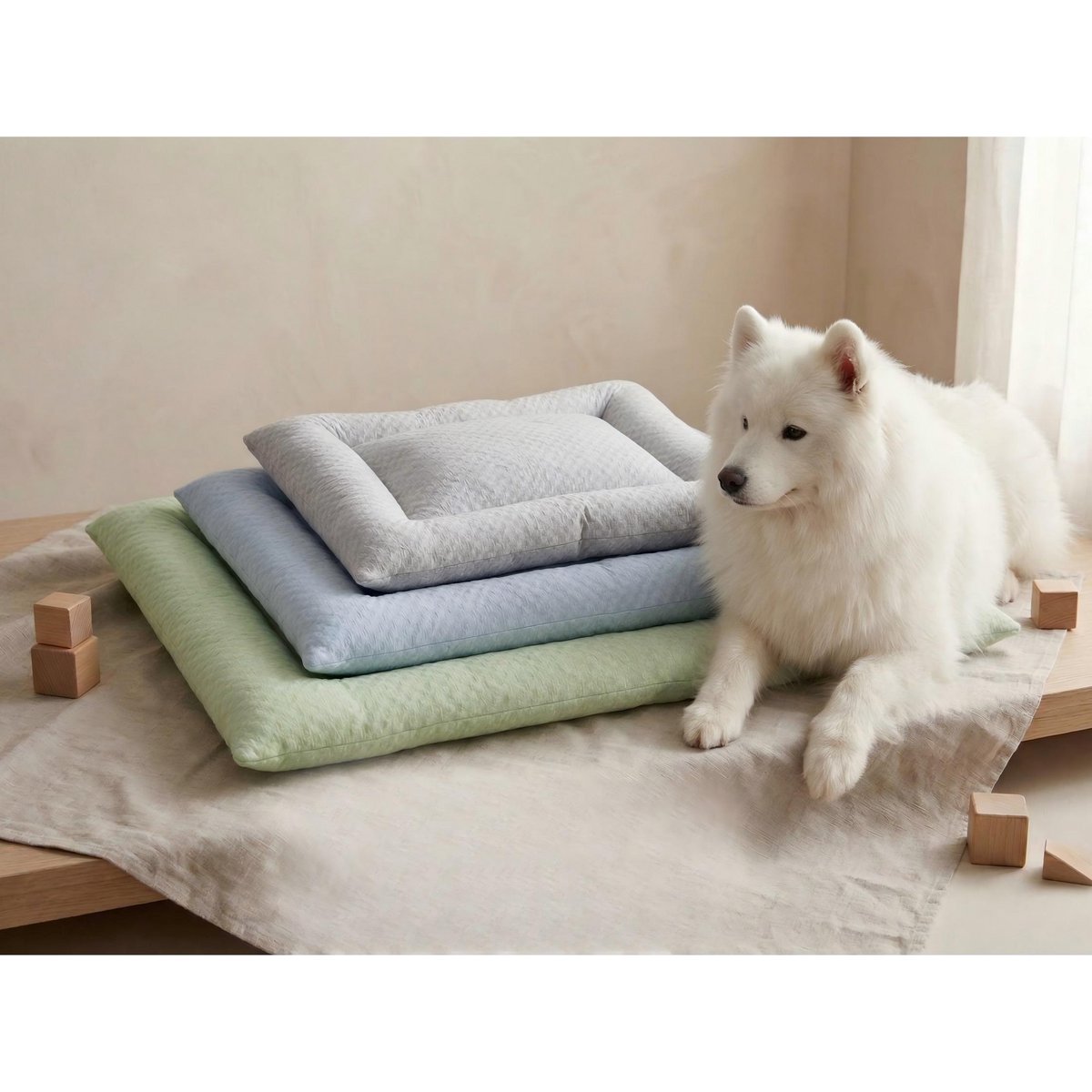 Yommy Cooling Mat for Pets: Breathable Ice Silk Blanket, Soft and Non-Slip. Available in 3 Colors (Green, Grey, Blue) and Sizes M/L/XL. Ideal for Dogs and Cats, Washable, and the Best Choice for Summer. Copy