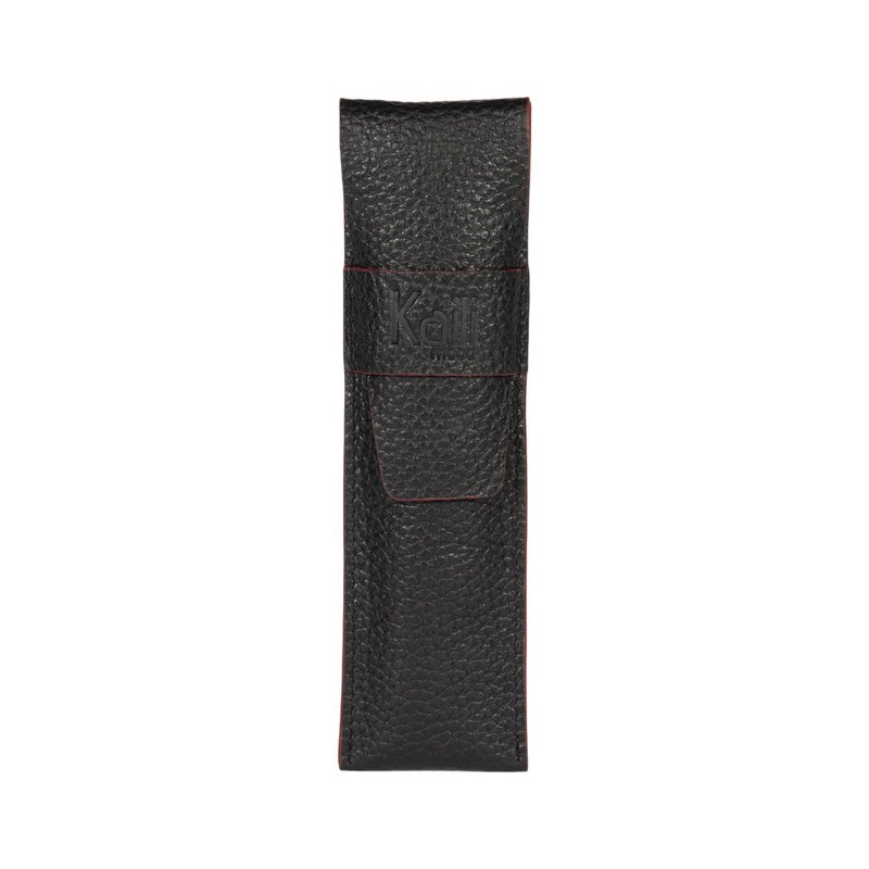 K0028AB | Étui à stylos en cuir véritable pleine fleur, grain dollar - Coloris noir avec bords rouges - Dimensions : 4,5 x 16,5 x 1 cm - Packaging : Coffret cadeau fond/couvercle