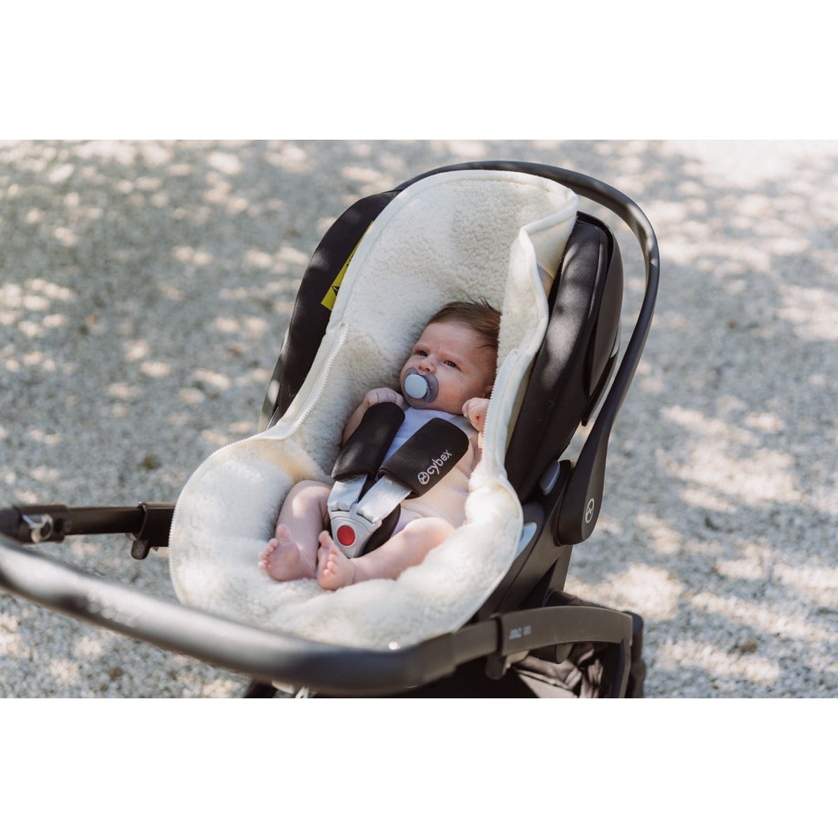 Baby footmuff for car seat or maxi-cosi - Merino wool