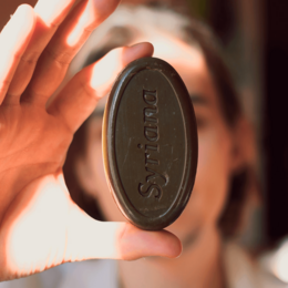 Sapone di Aleppo profumato con Rosa Damascena, Muschio Nero, Oud-Ambra