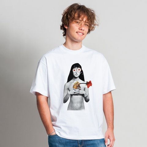 T-Shirt Oversize Man Size L with digital print "Woman in Love" - Last Piece