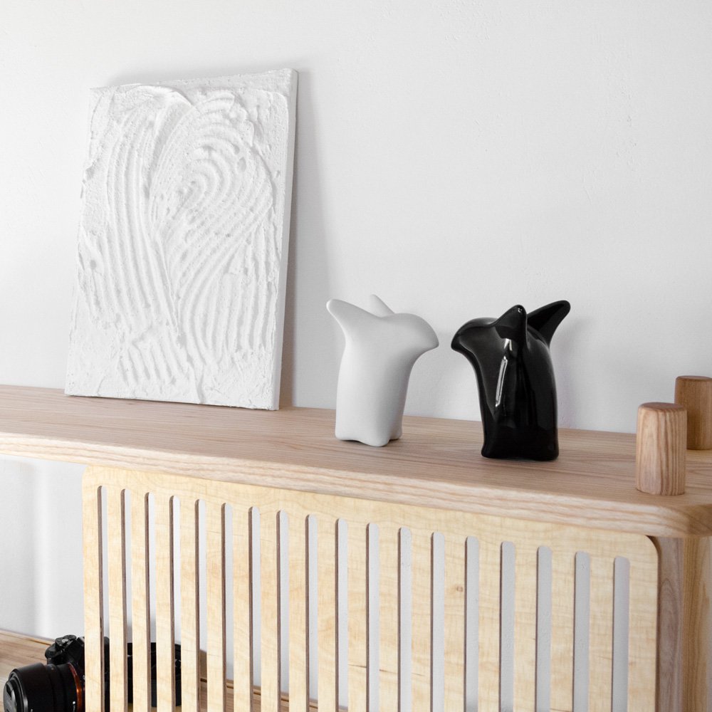 Ciekawy Pingwin | Porcelanowa figurka dekoracyjna nocna czarna