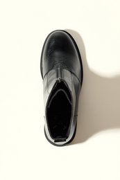 NOELIA BLACK – Stiefeletten aus rissigem Leder mit Frontreißverschluss