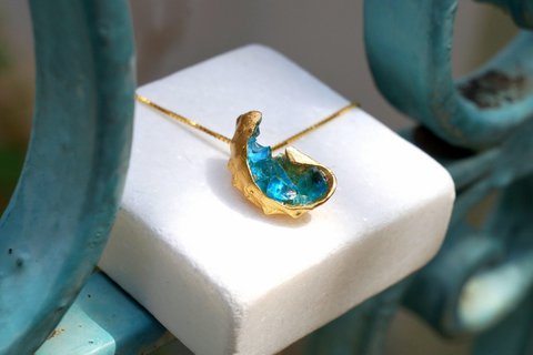 Sea Shell Necklace: Blue Murano Glass - Gold Plated Sterling Silver