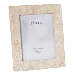 Resin photo frame in a white distressed finish, measuring 15x20cm.