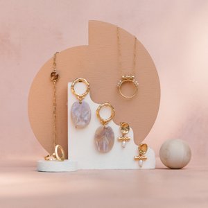 UN DE CES QUATRE, Sieraden merk in Frankrijk