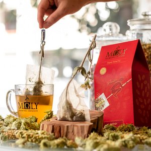 Moly the mythic antidote, Eten & Drinken merk in Griekenland