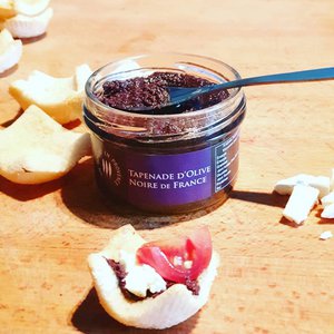 UN MOMENT EN PROVENCE, Essen & Getränke Marke in Frankreich