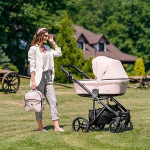 Deluxe wandelwagens, Kids & Baby brand in Netherlands