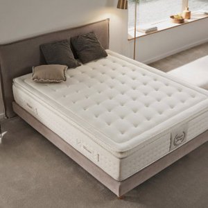 Moonia Mattresses, Home & Living merk in Spanje